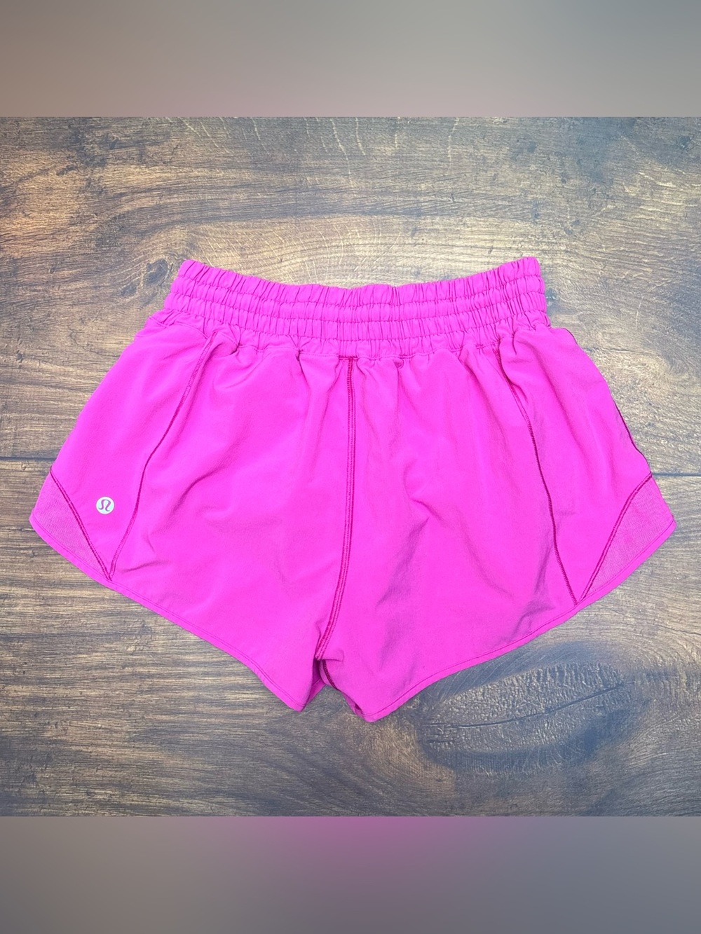 Lululemon Hotty Hot High Rise Shorts 2.5" In Sonic Pink Size 6